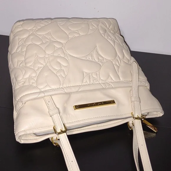 Betsey Johnson Faux Leather Cream Heart Detail Purse Handbag - Picture 3 of 10